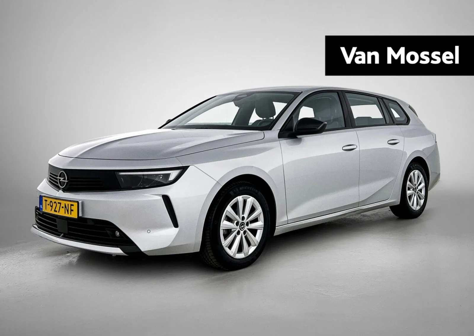 Opel Astra (2023) — foto 1