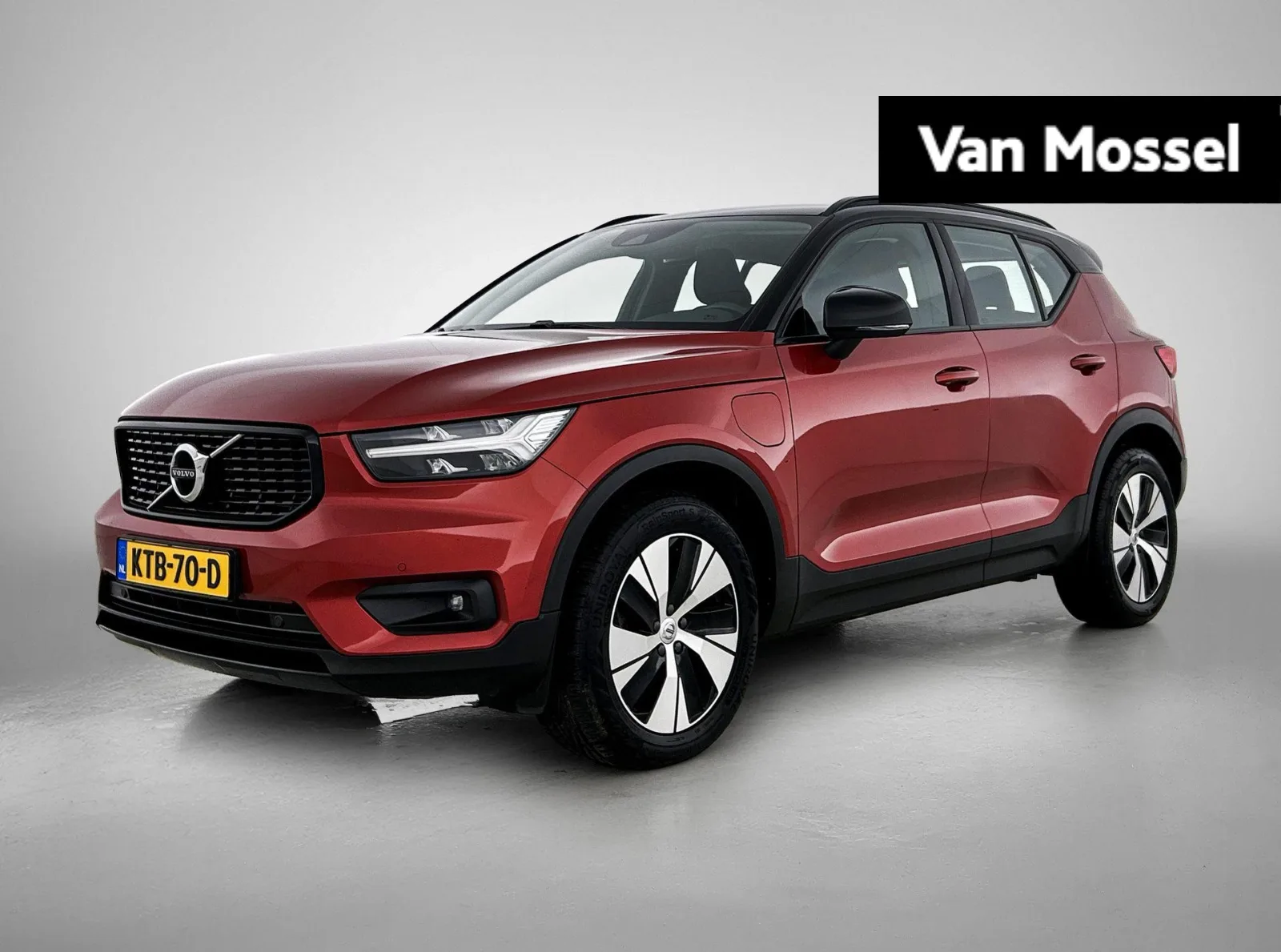Volvo XC40 (2021) — foto 1