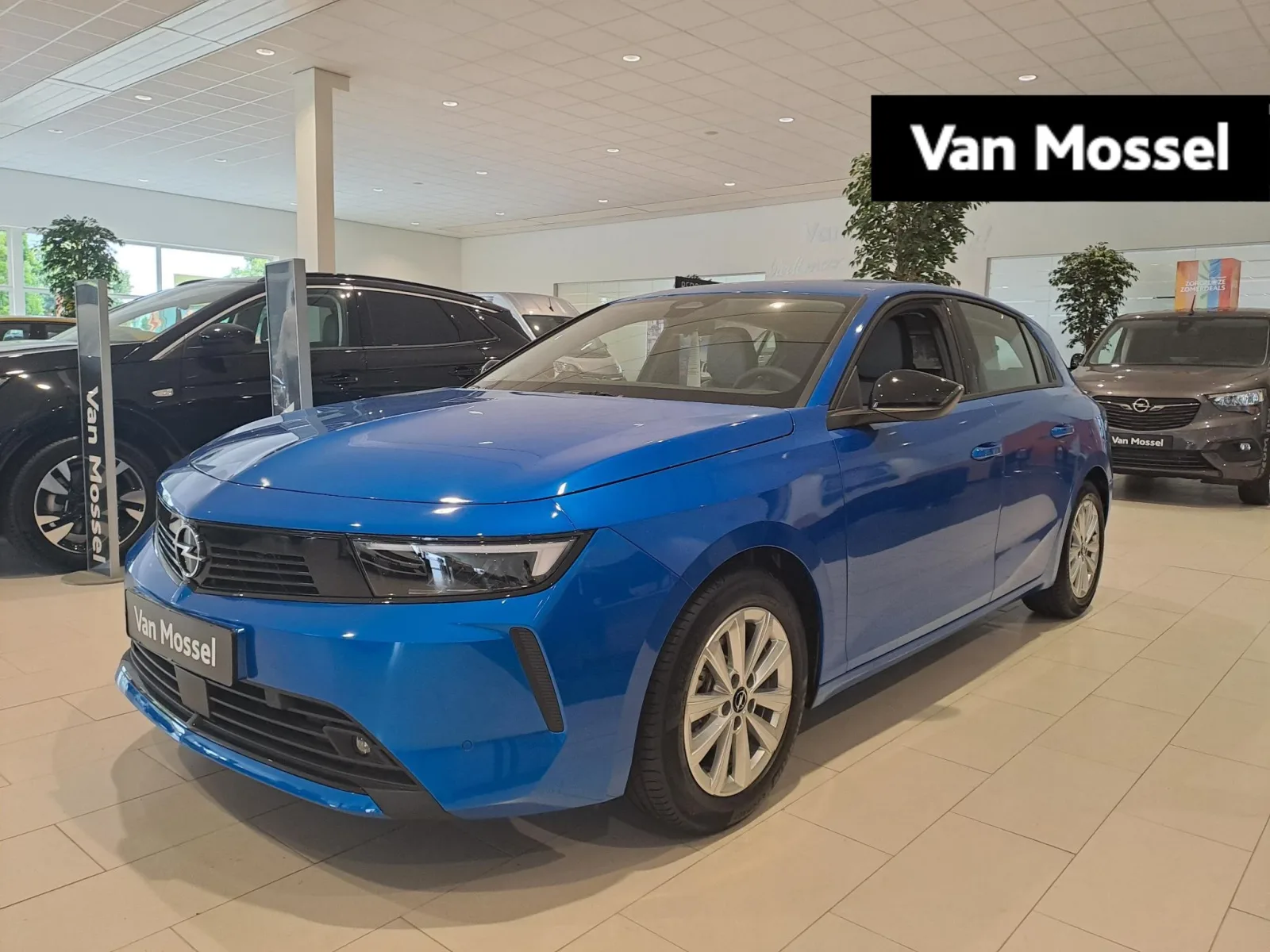Opel Astra (2024) — foto 1