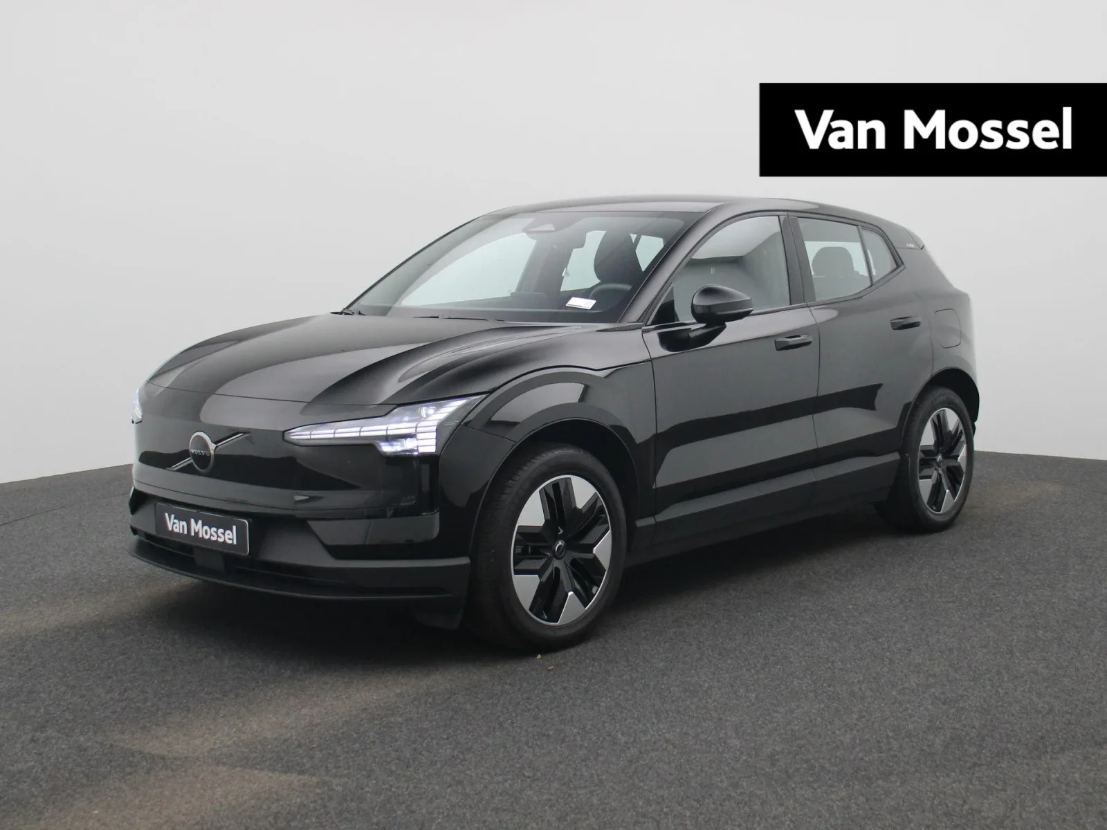 Volvo EX30 (2024) — foto 1