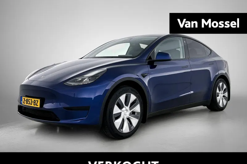 Tesla Model Y (2024)