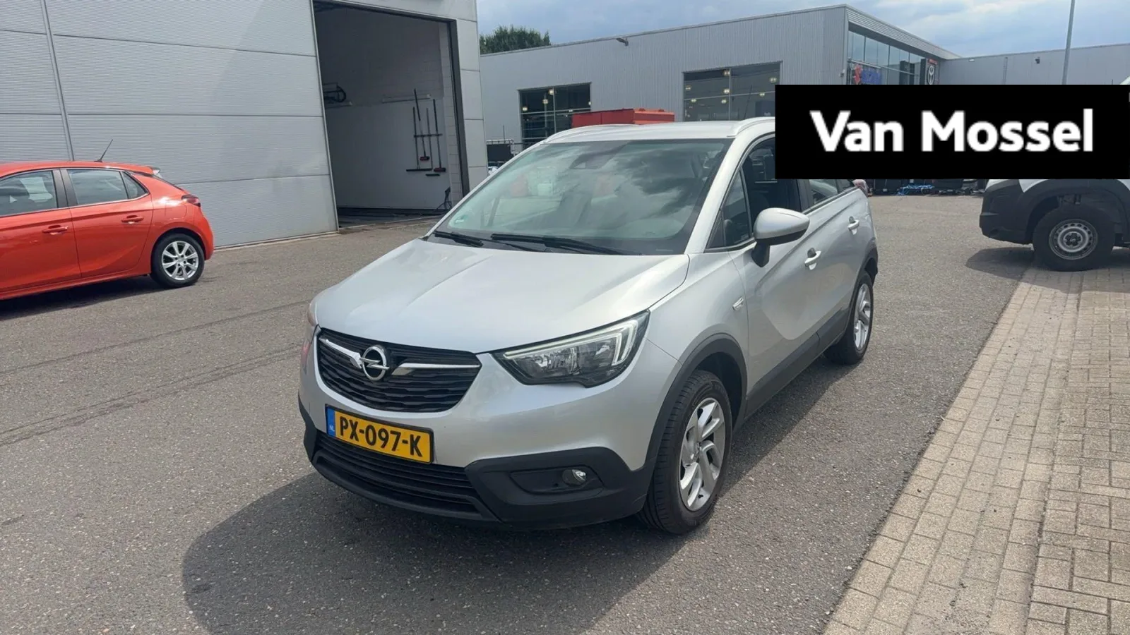 Opel Crossland X (2017) — foto 1
