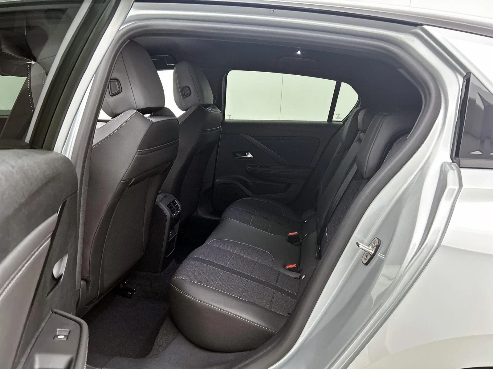 Opel Astra (2026) — foto 1