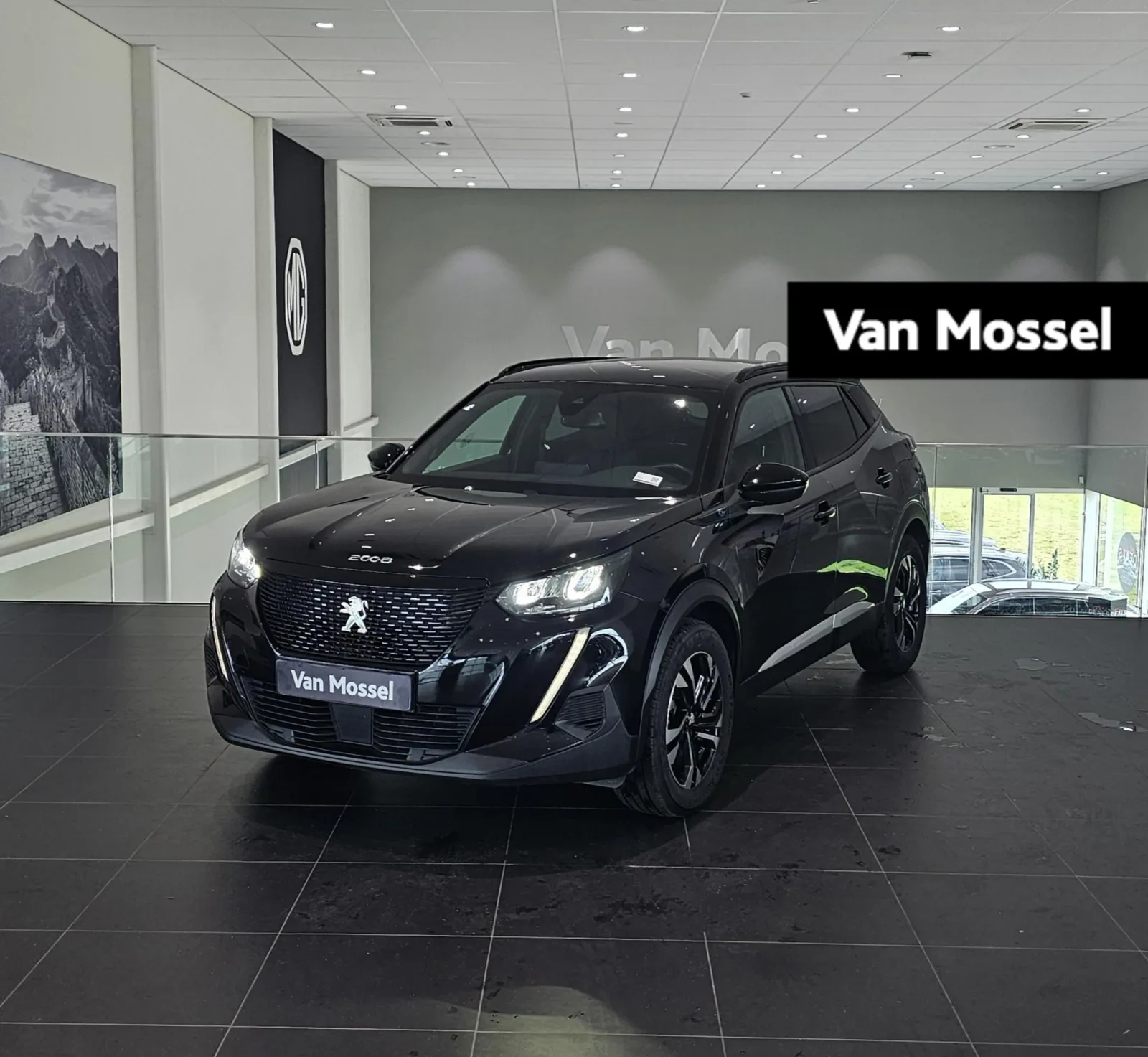 Peugeot e-2008 (2023) — foto 1