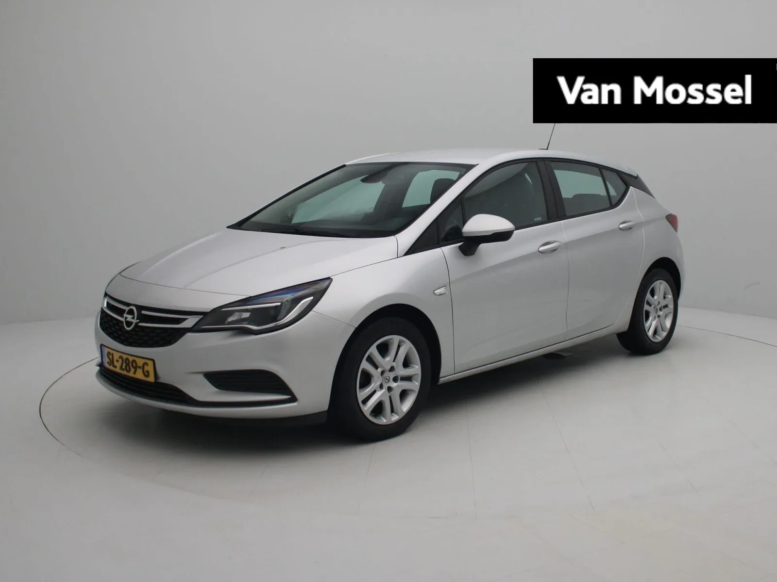 Opel Astra (2018) — foto 1