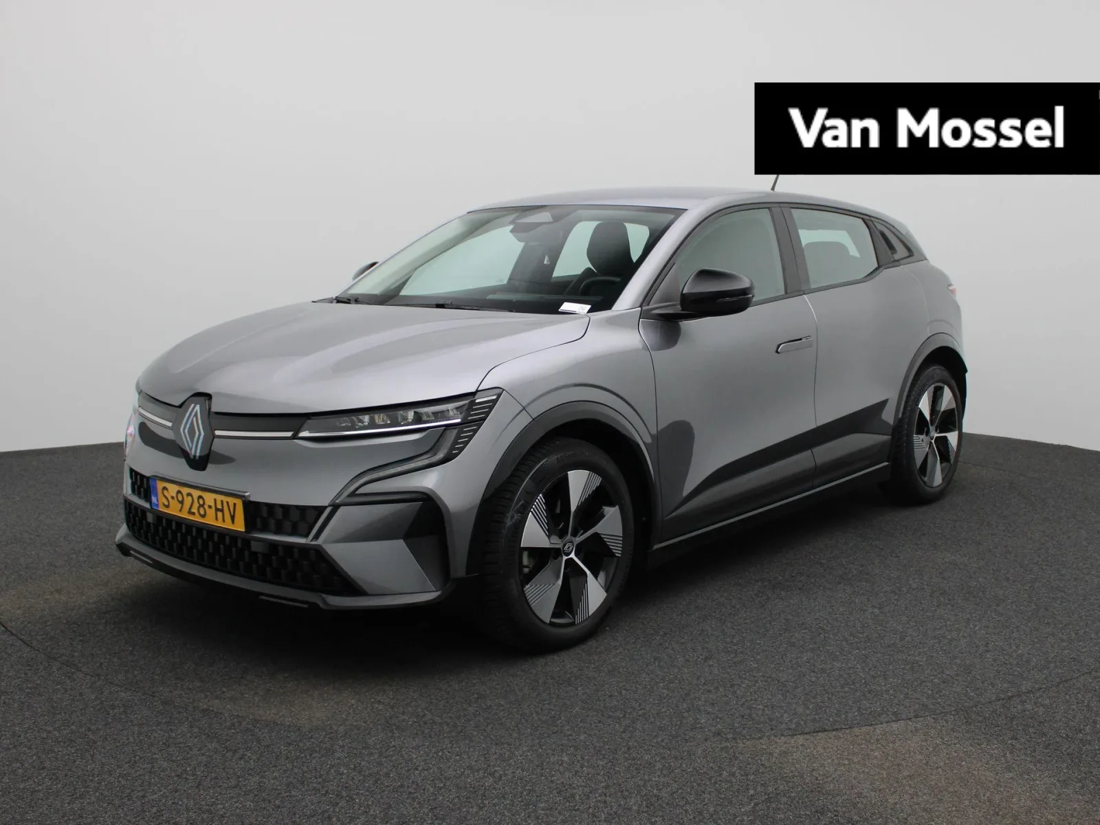 Renault Mégane E-Tech (2023) — foto 1