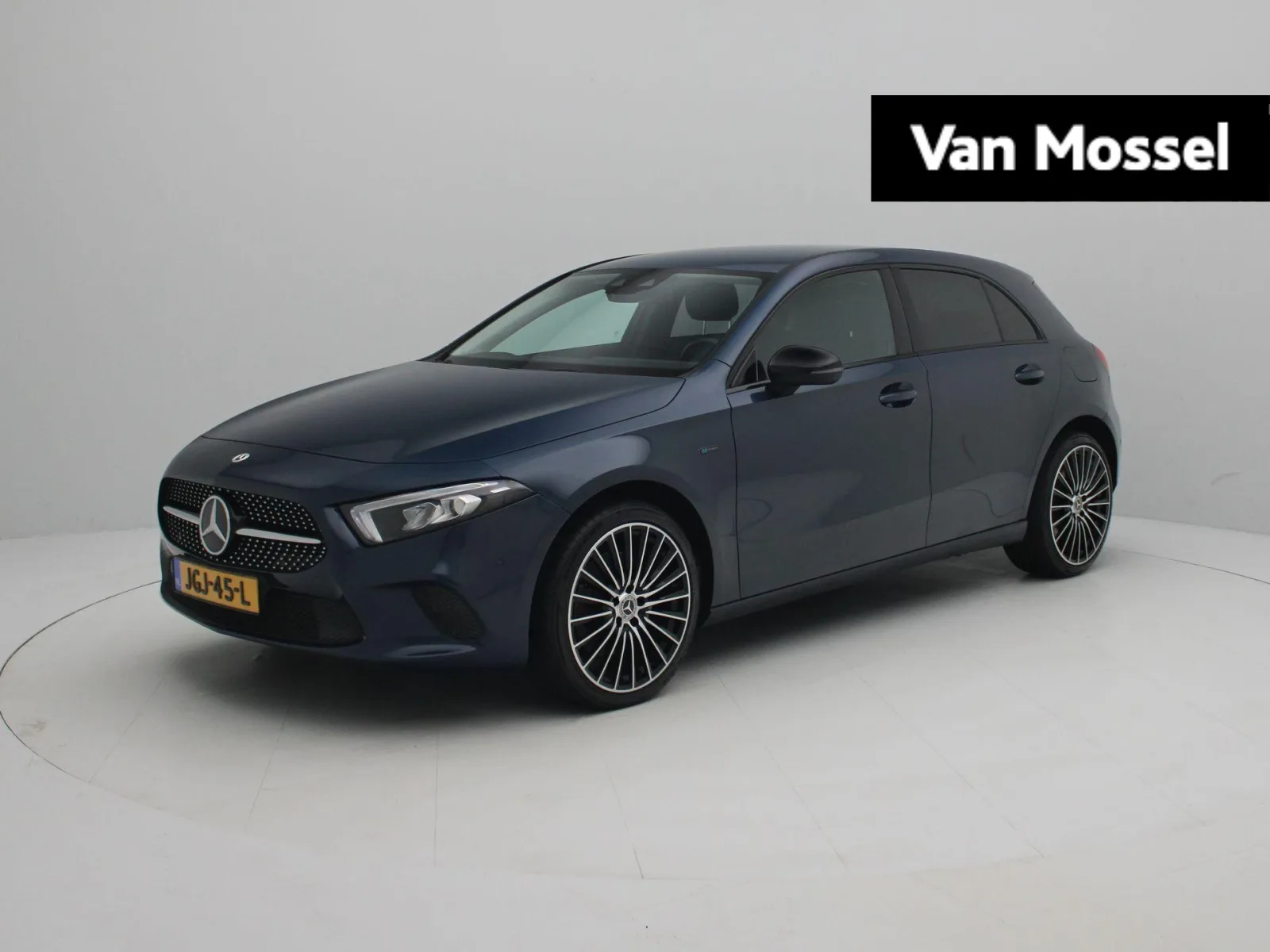 Mercedes-Benz A-Klasse (2021) — foto 1