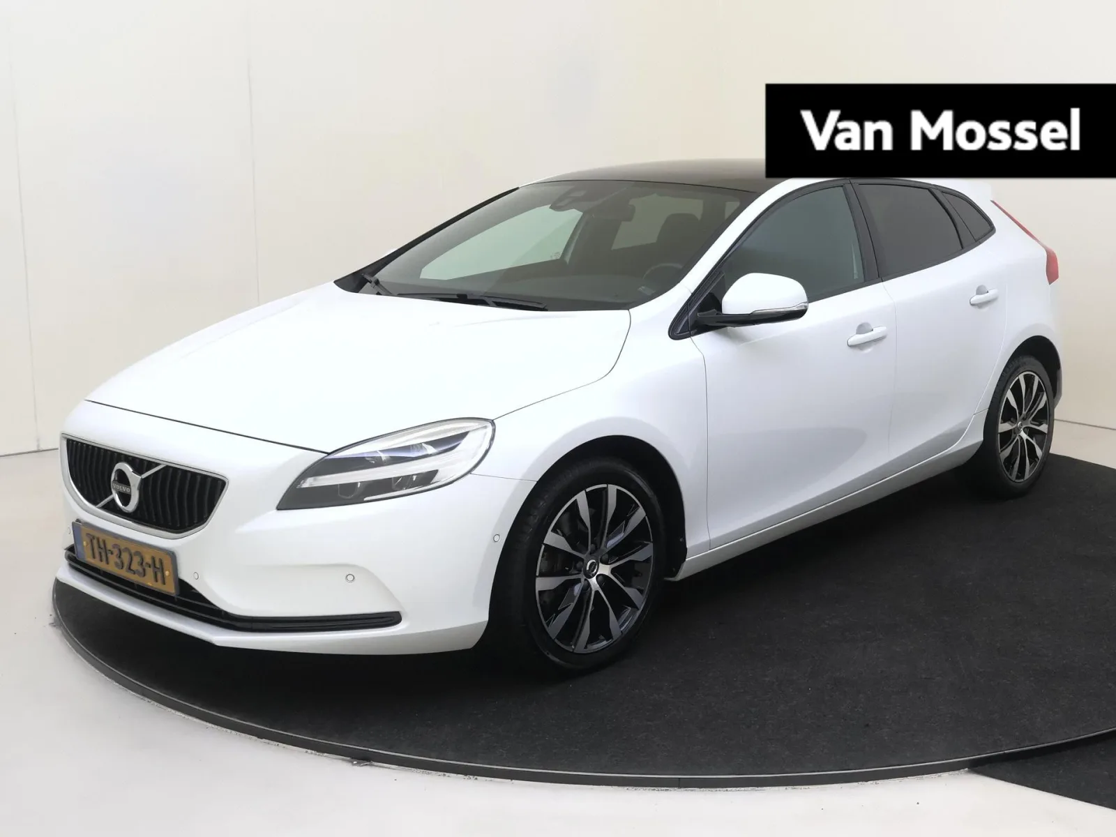 Volvo V40 (2018) — foto 1