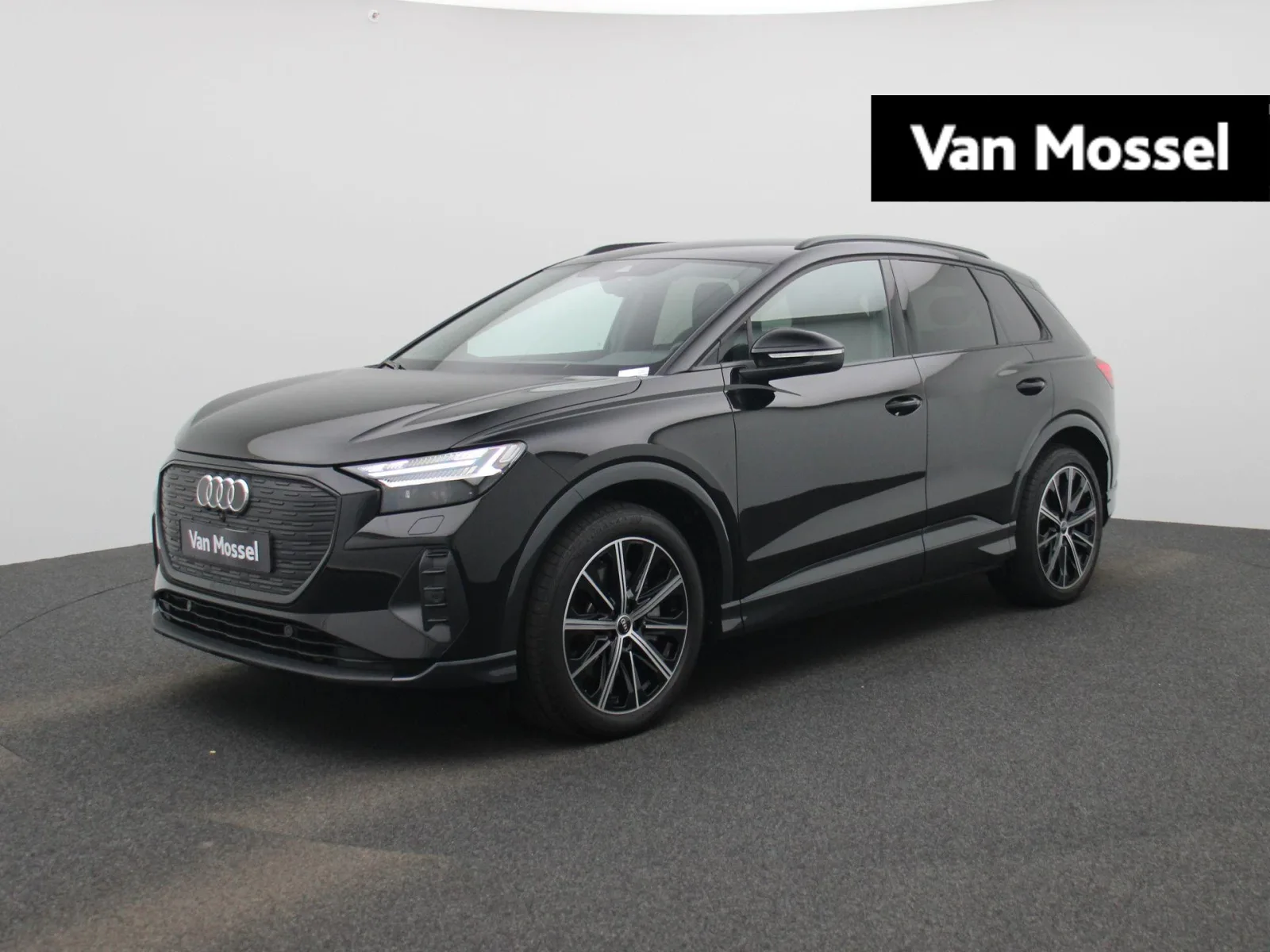 Audi Q4 e-tron (2023) — foto 1