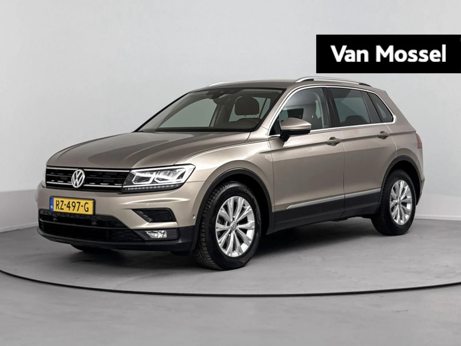 Volkswagen Tiguan (2018) — foto 1