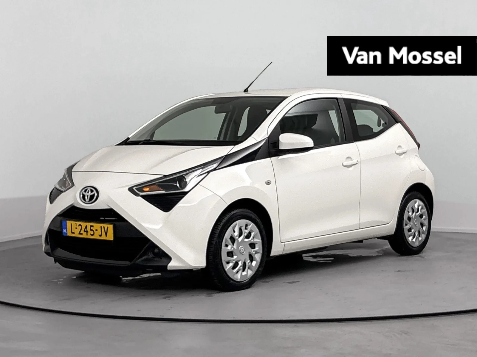 Toyota Aygo (2021) — foto 1