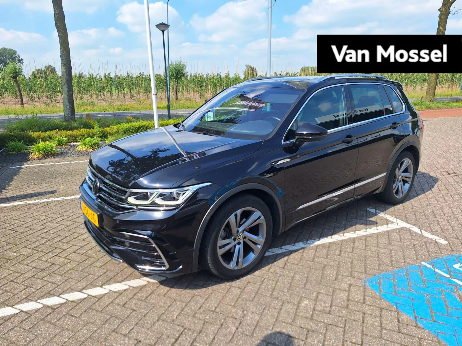 Volkswagen Tiguan (2023) — foto 1