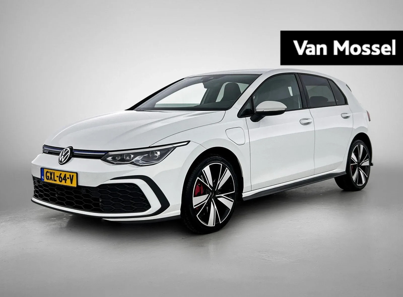 Volkswagen Golf (2021) — foto 1