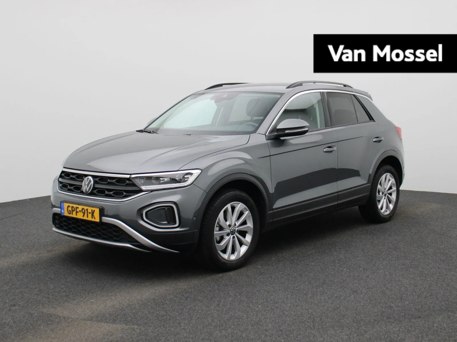 Volkswagen T-Roc (2024) — foto 1