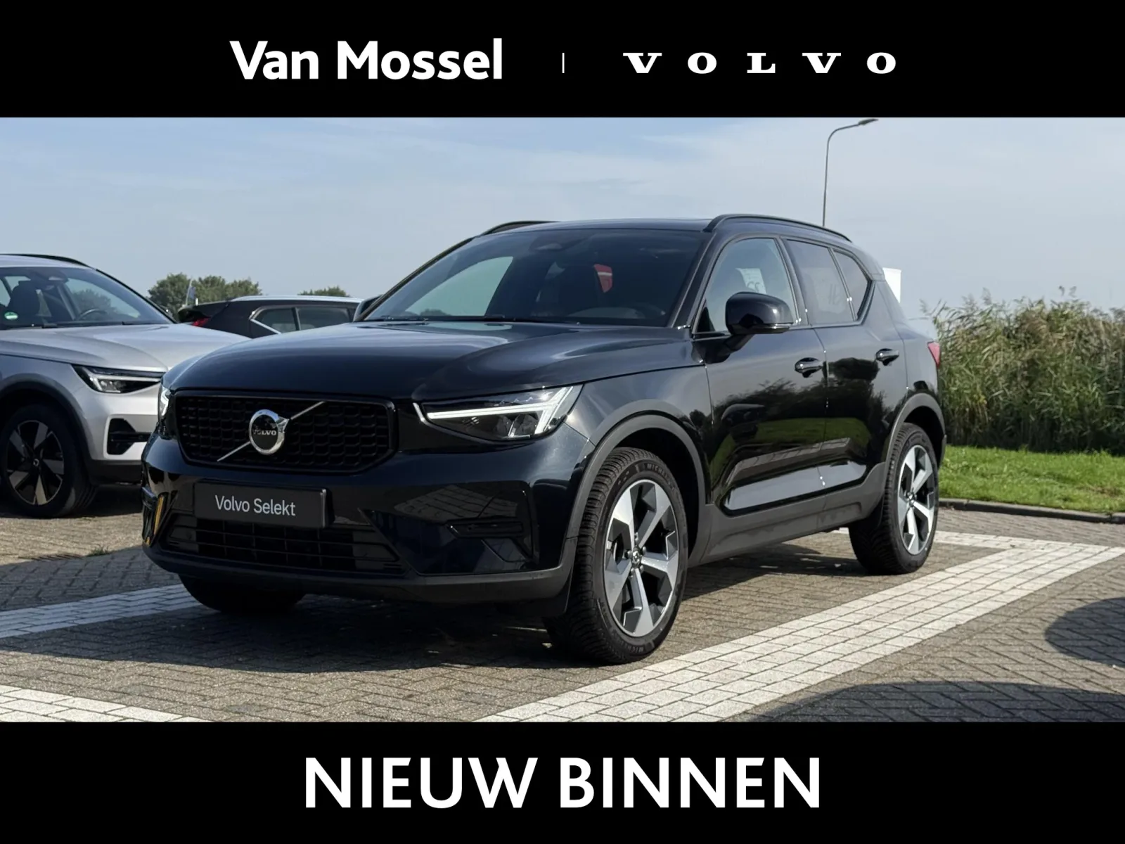 Volvo XC40 (2026) — foto 1