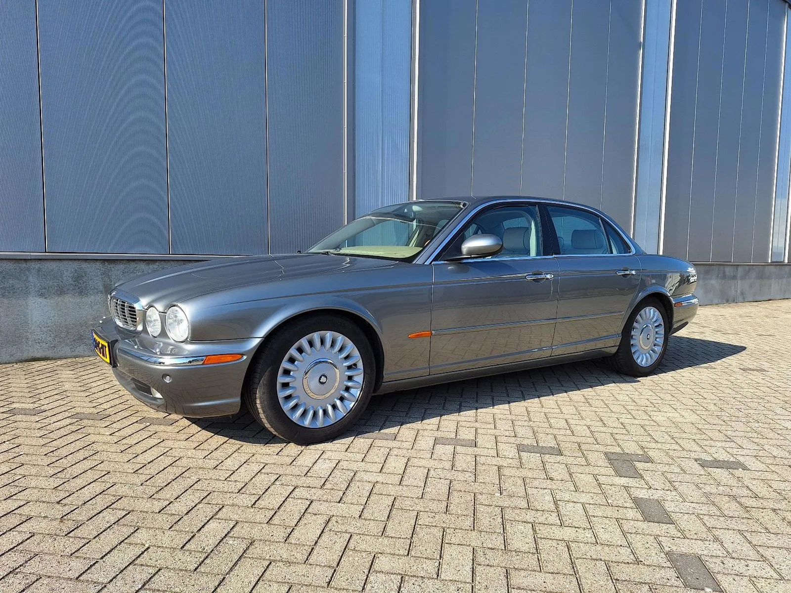 Jaguar XJ (2005) — foto 1