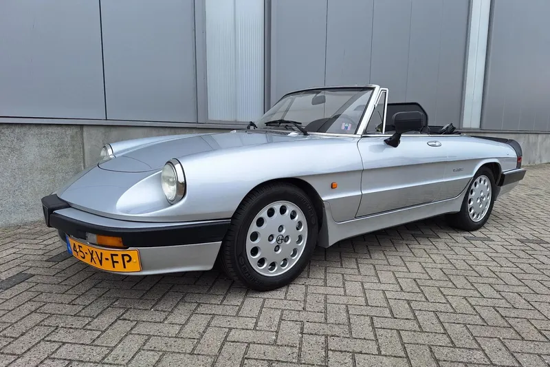 Alfa Romeo Spider (1987)