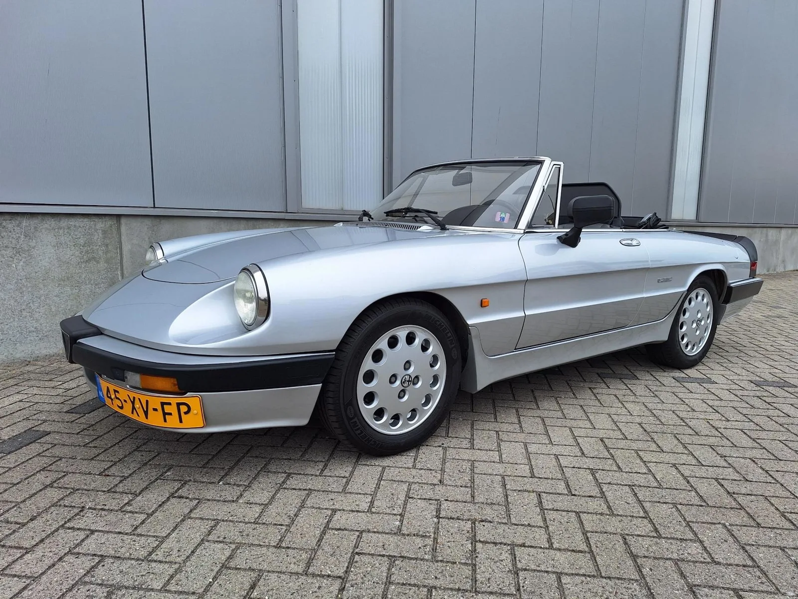 Alfa Romeo Spider (1987) — foto 1