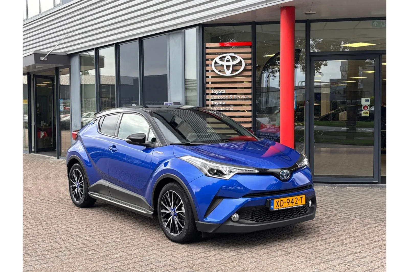 Toyota C-HR (2018) — foto 1