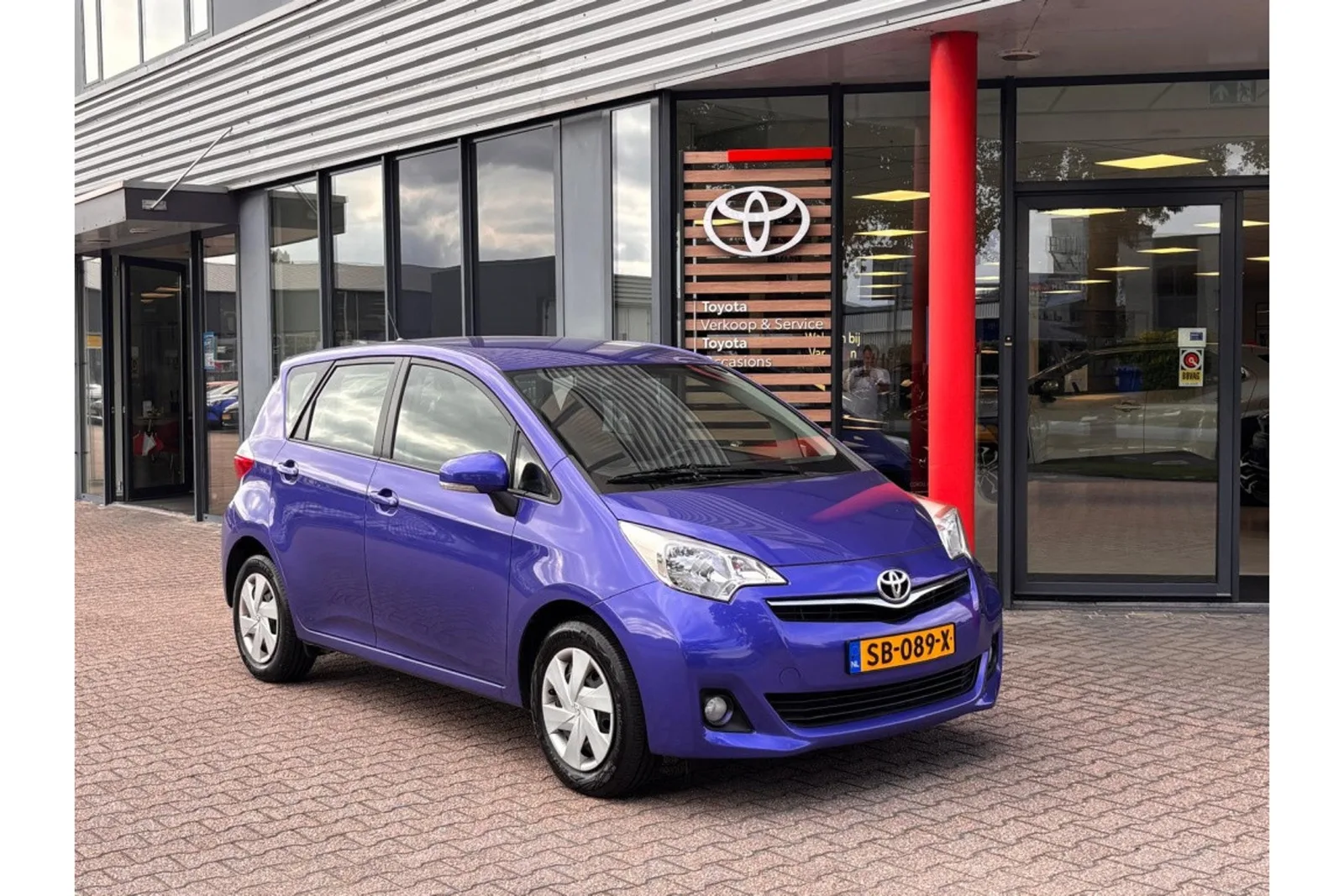 Toyota Verso S (2011) — foto 1