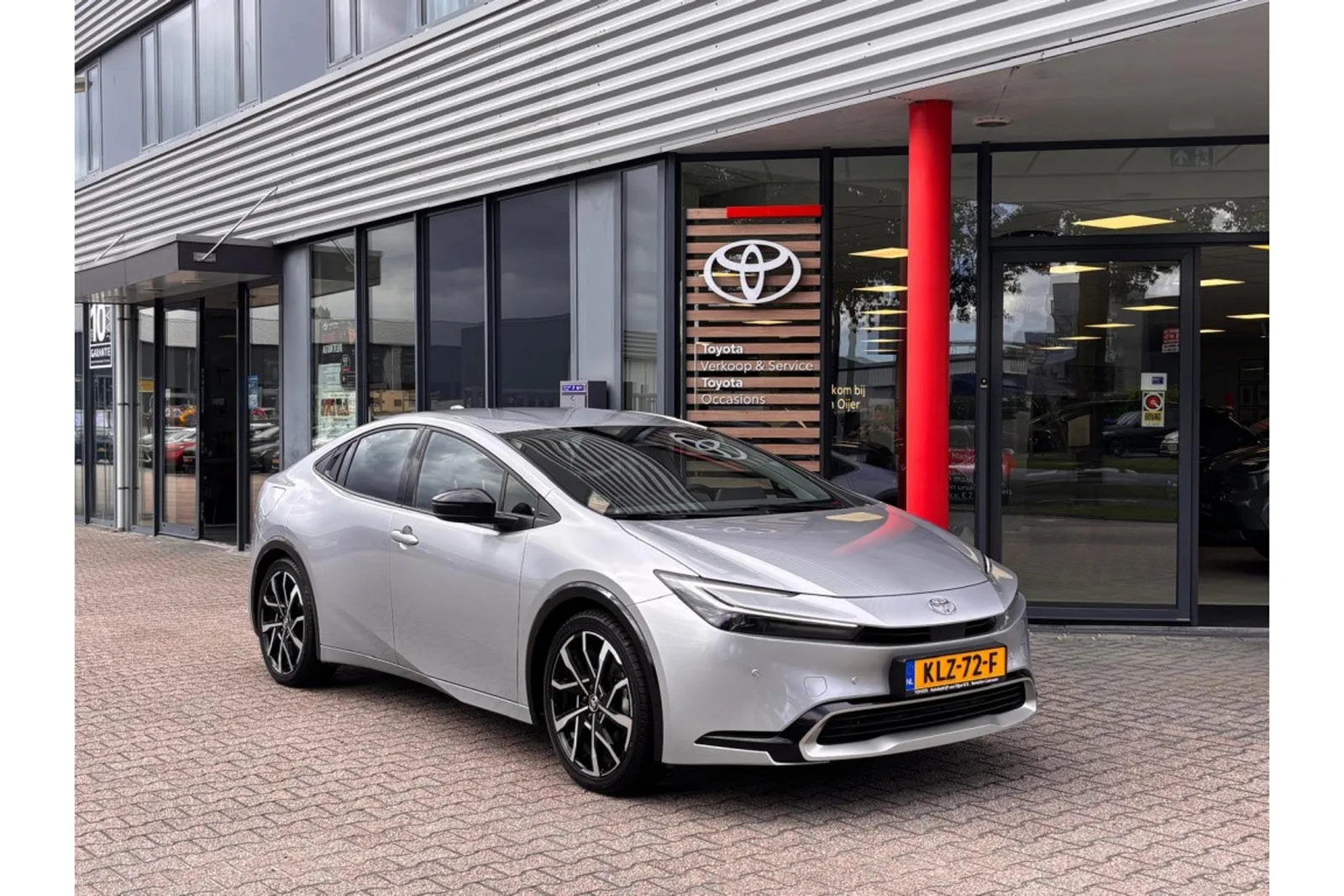 Toyota Prius (2024) — foto 1