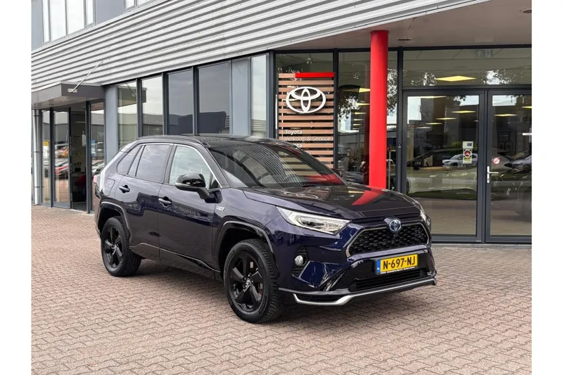 Toyota RAV4 (2021)