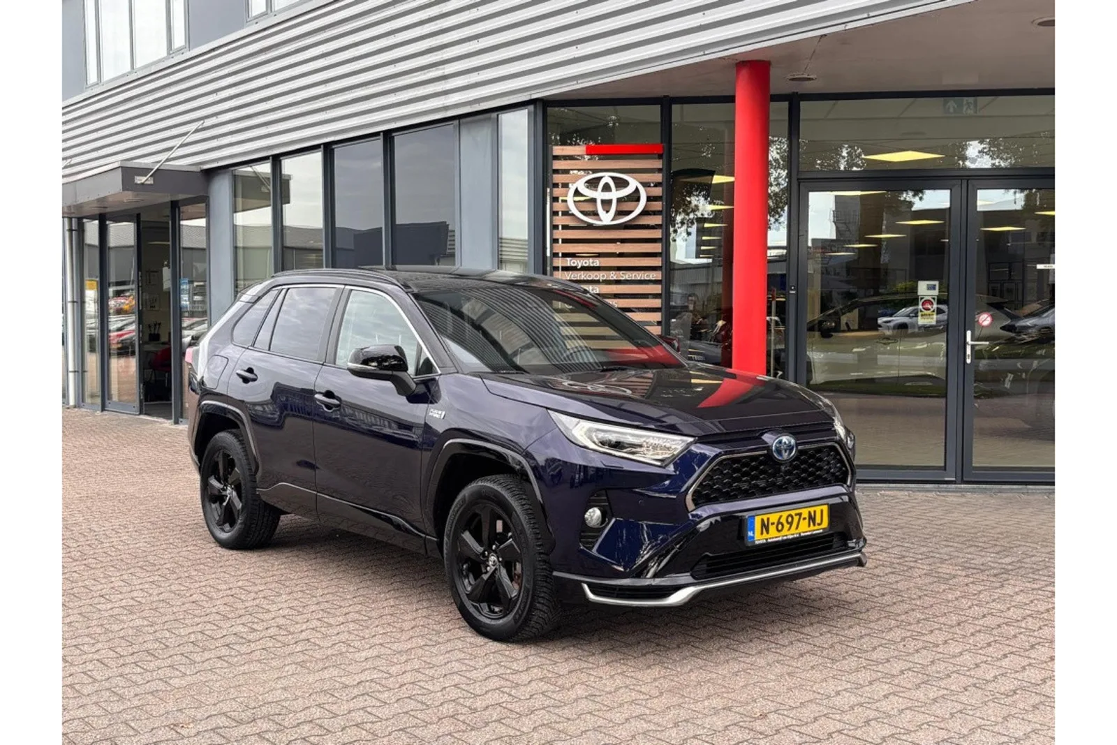 Toyota RAV4 (2021) — foto 1