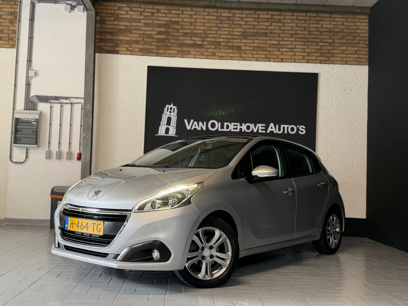 Peugeot 208 (2017) — foto 1