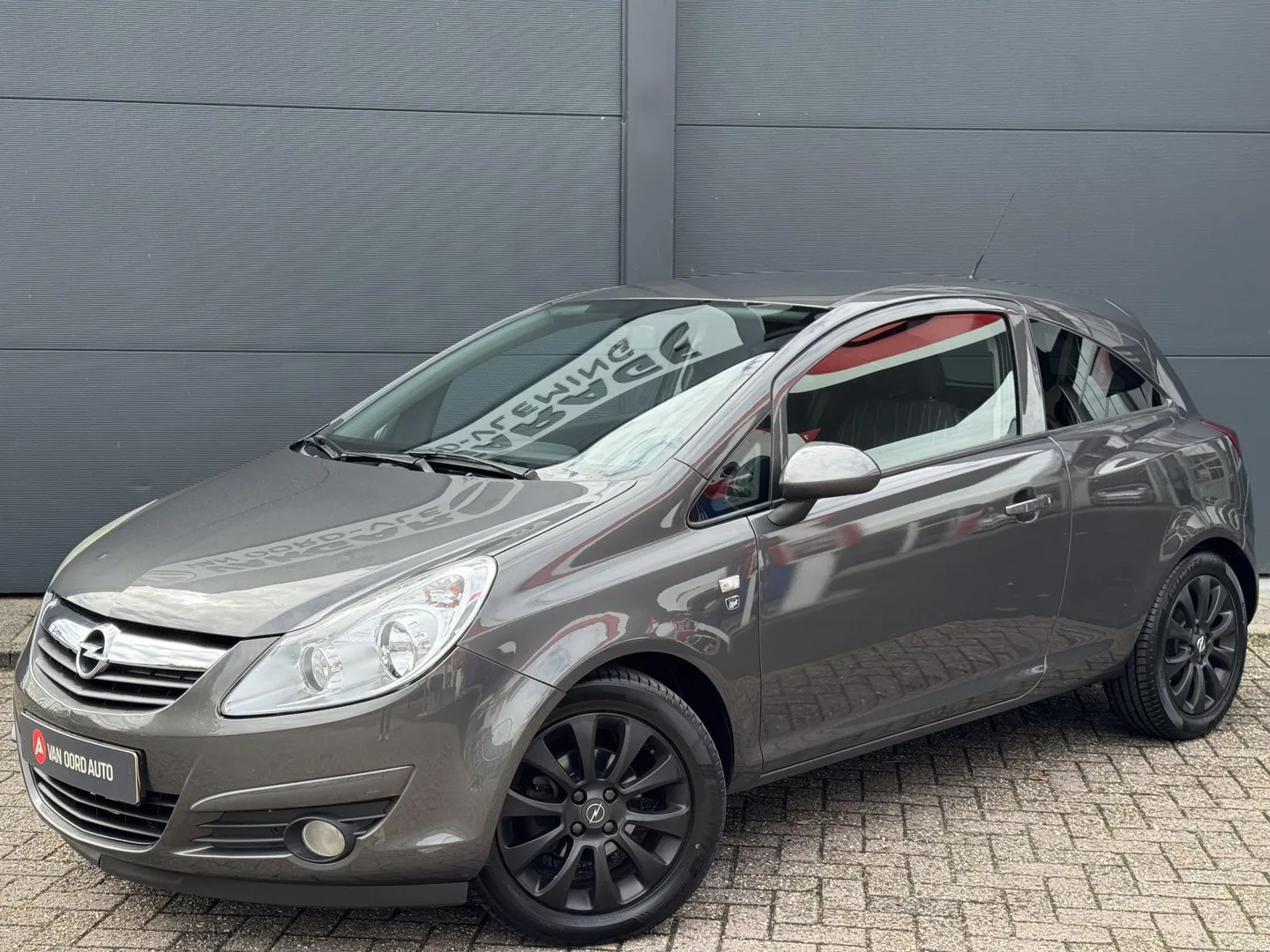 Opel Corsa (2010) — foto 1