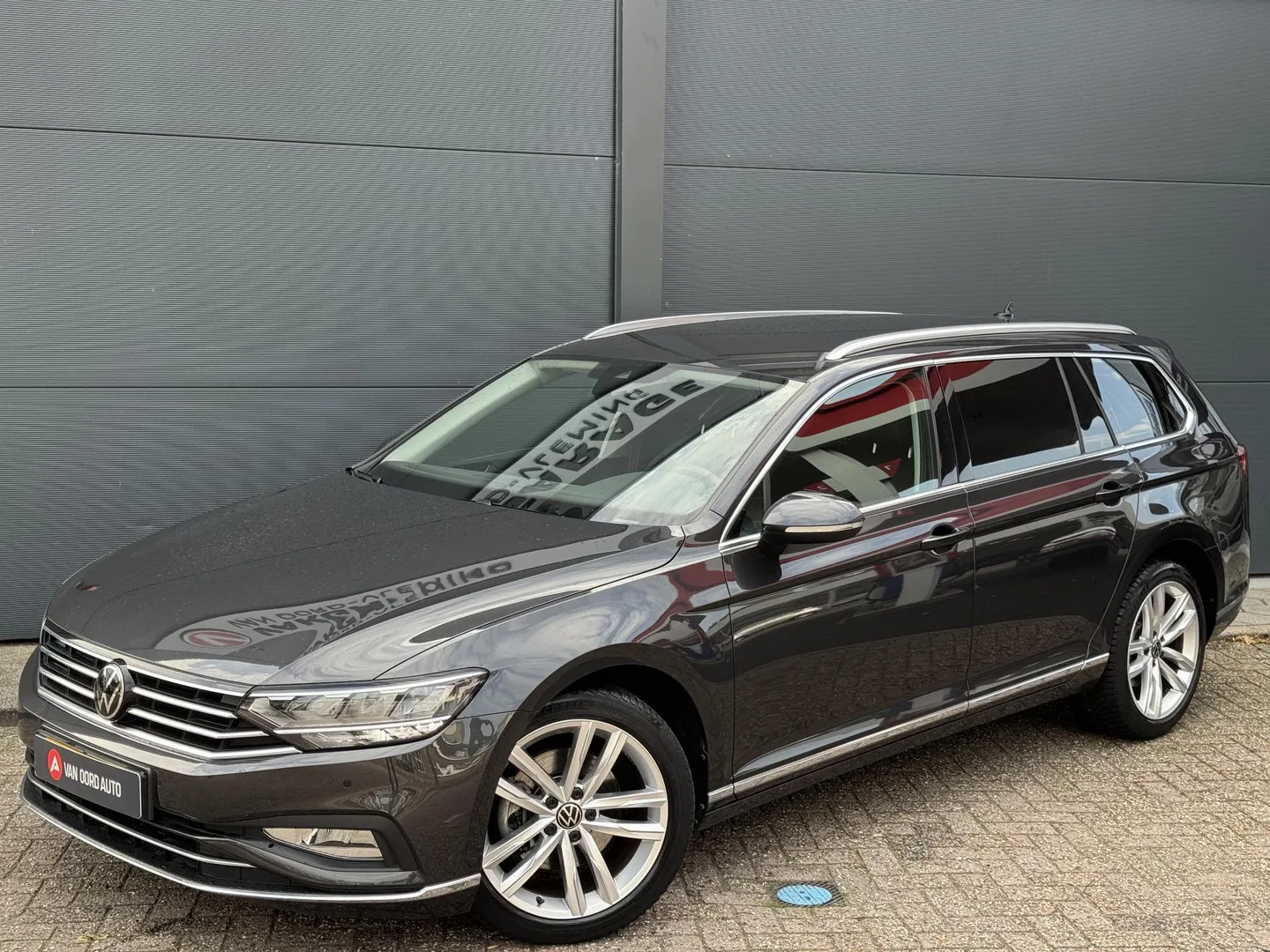 Volkswagen Passat (2022) — foto 1