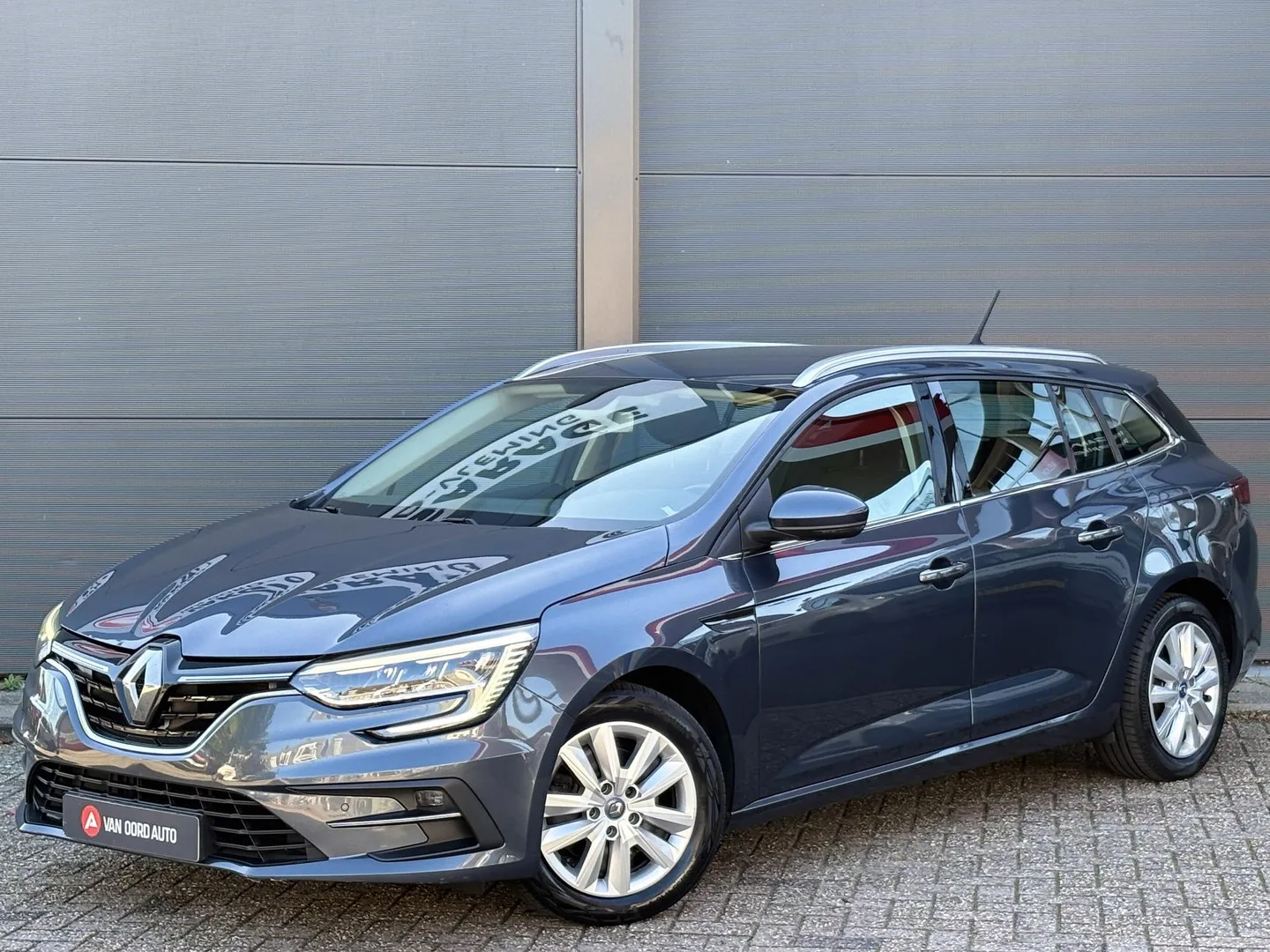 Renault Mégane E-Tech (2021) — foto 1