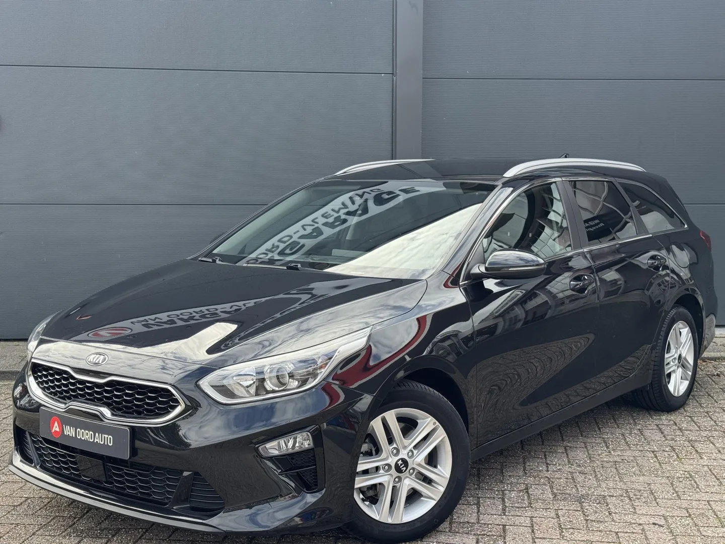 Kia Ceed (2021) — foto 1