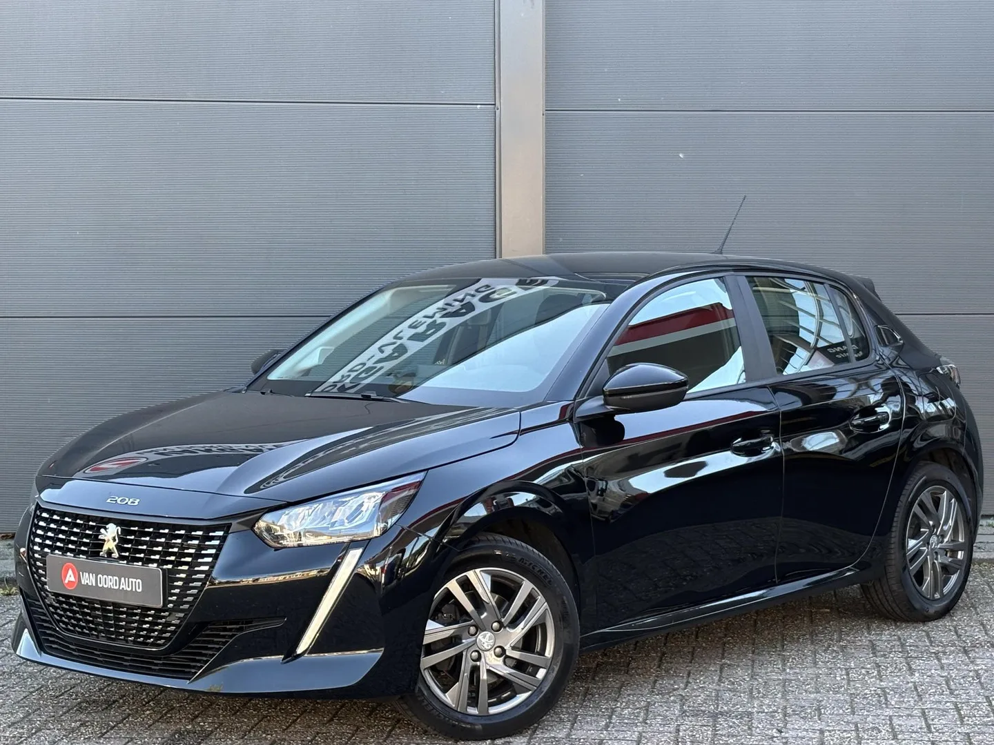 Peugeot 208 (2022) — foto 1