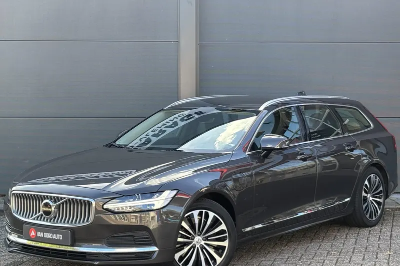 Volvo V90 (2023)