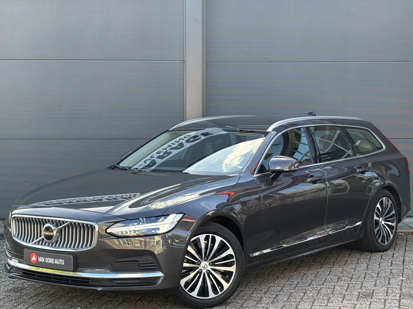 Volvo V90 (2023) — foto 1
