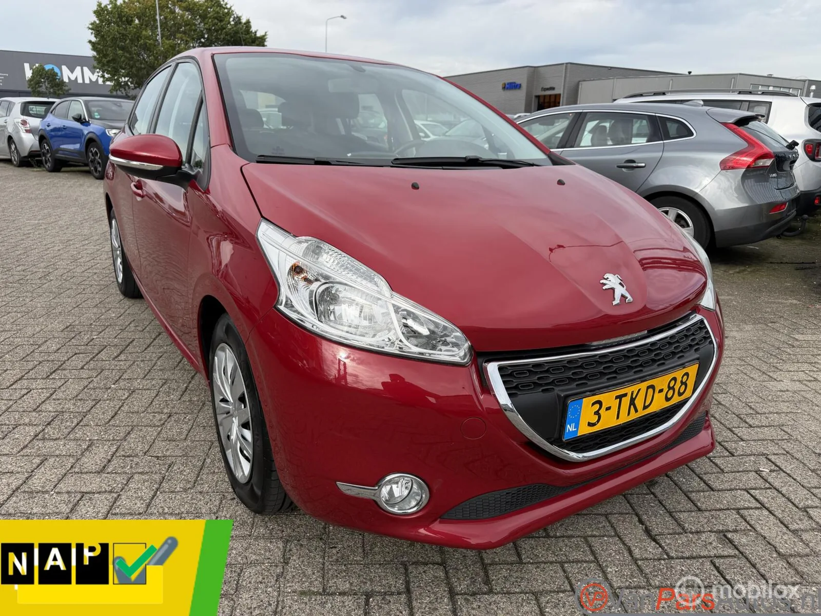 Peugeot 208 (2014) — foto 1