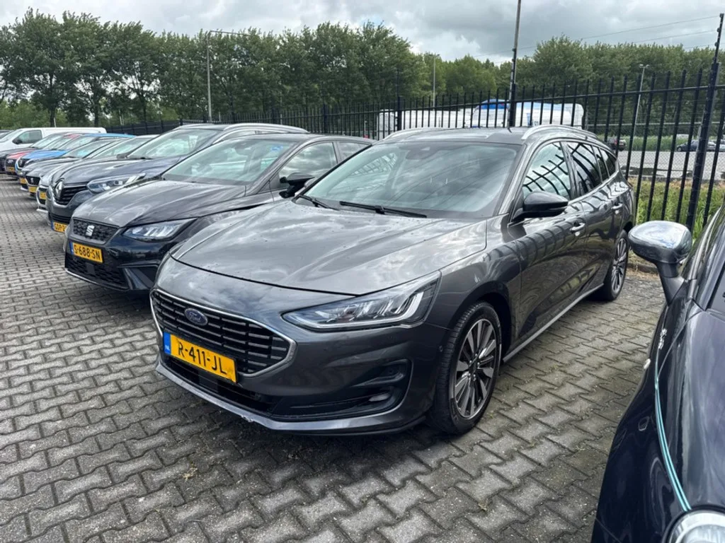 Ford Focus (2022) — foto 1