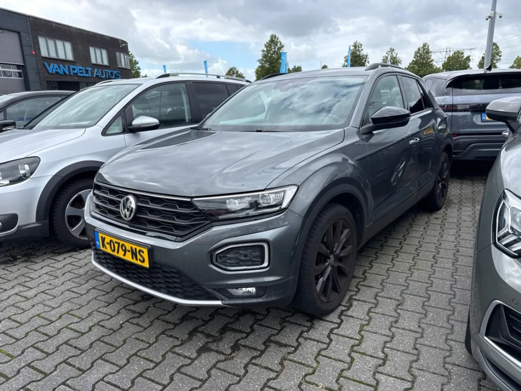 Volkswagen T-Roc (2020) — foto 1