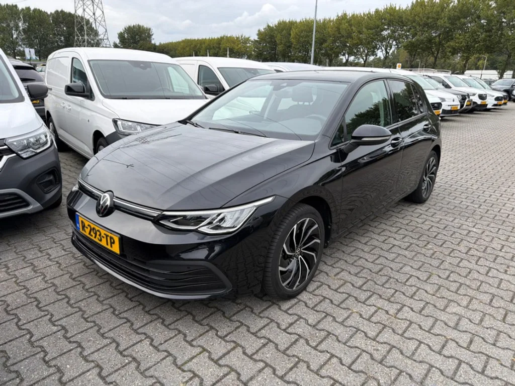 Volkswagen Golf (2022) — foto 1