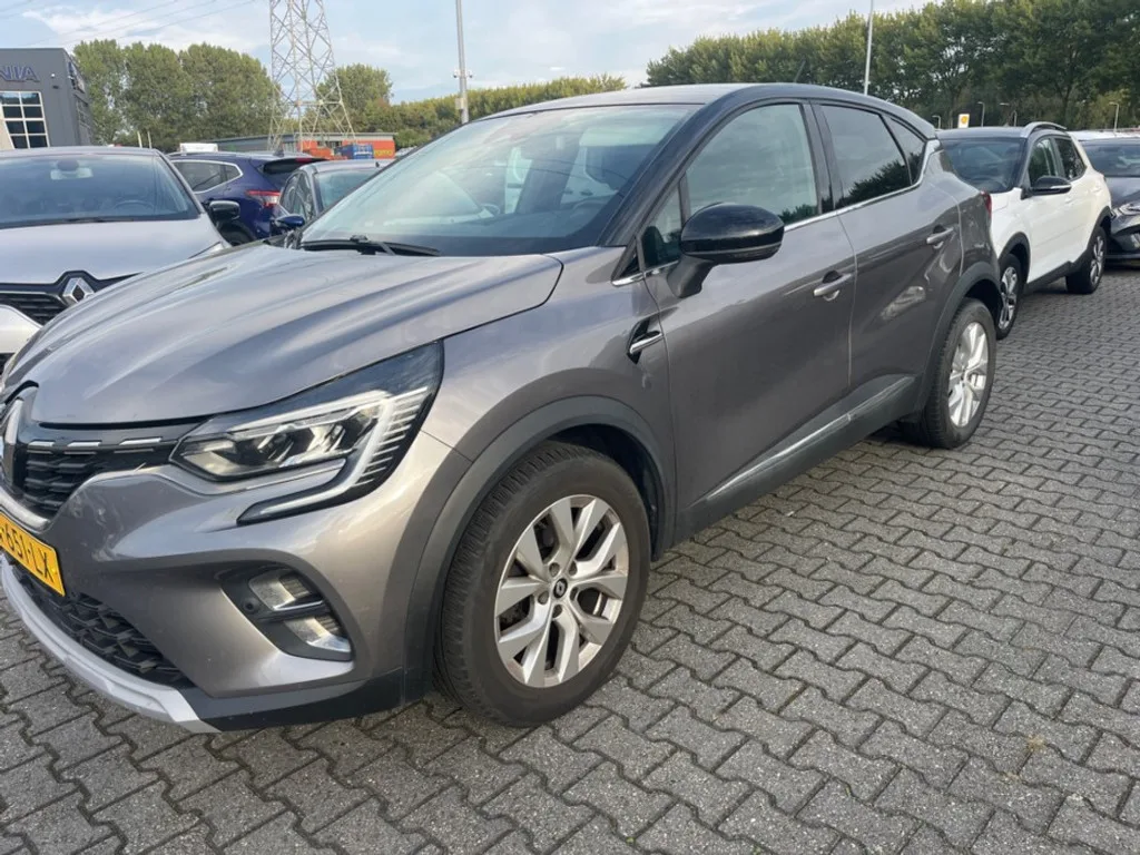 Renault Captur (2021) — foto 1