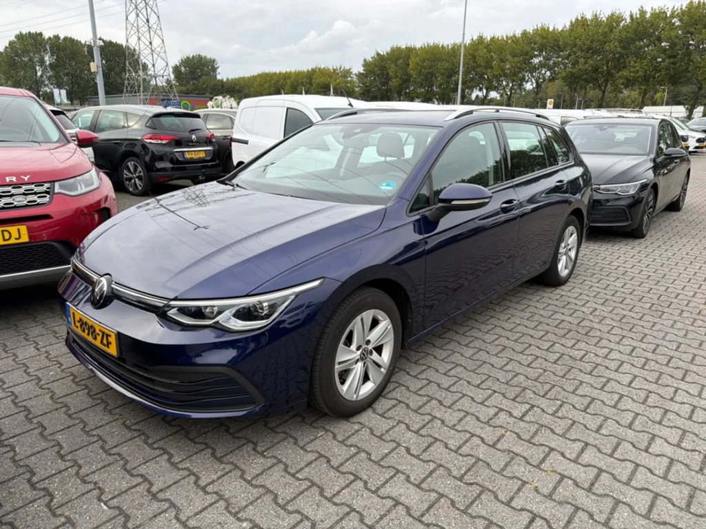 Volkswagen Golf (2021) — foto 1