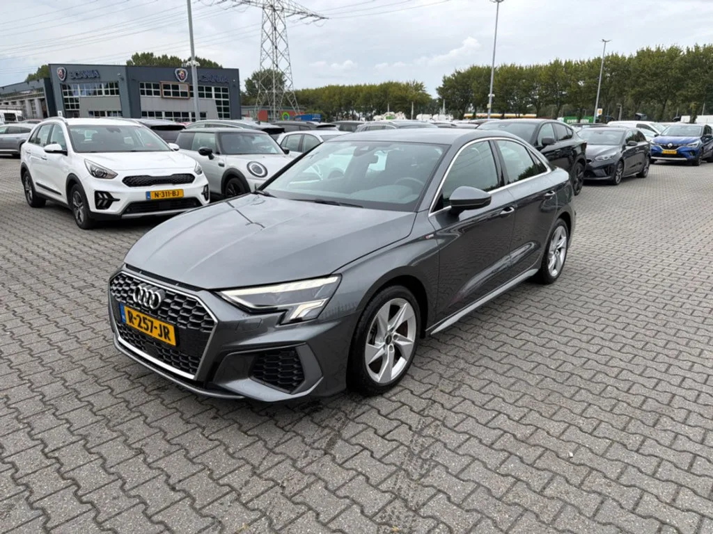 Audi A3 (2022) — foto 1