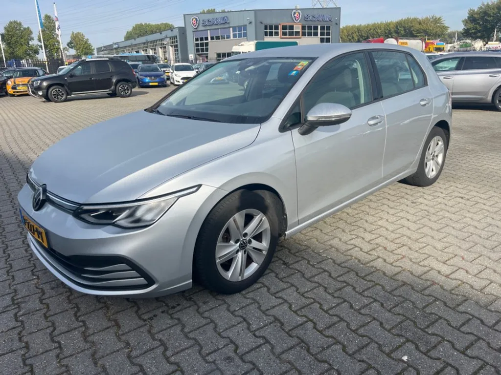 Volkswagen Golf (2021) — foto 1