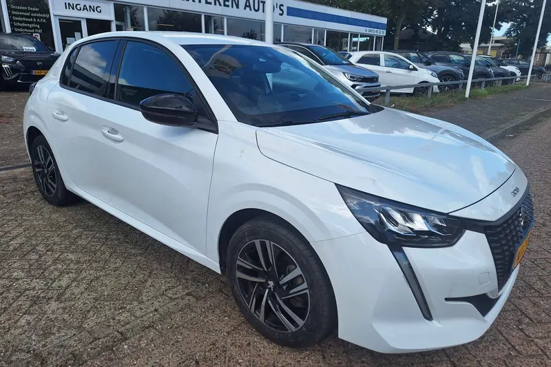 Peugeot 208 (2023)