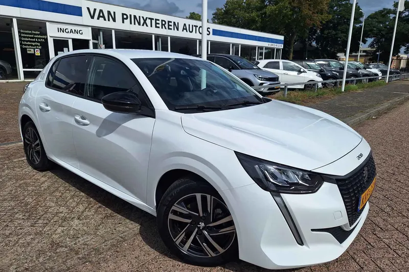 Peugeot 208 (2023)