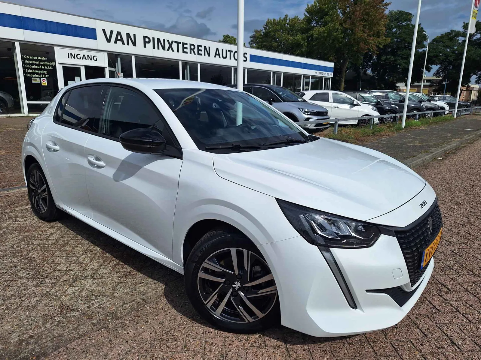 Peugeot 208 (2023) — foto 1