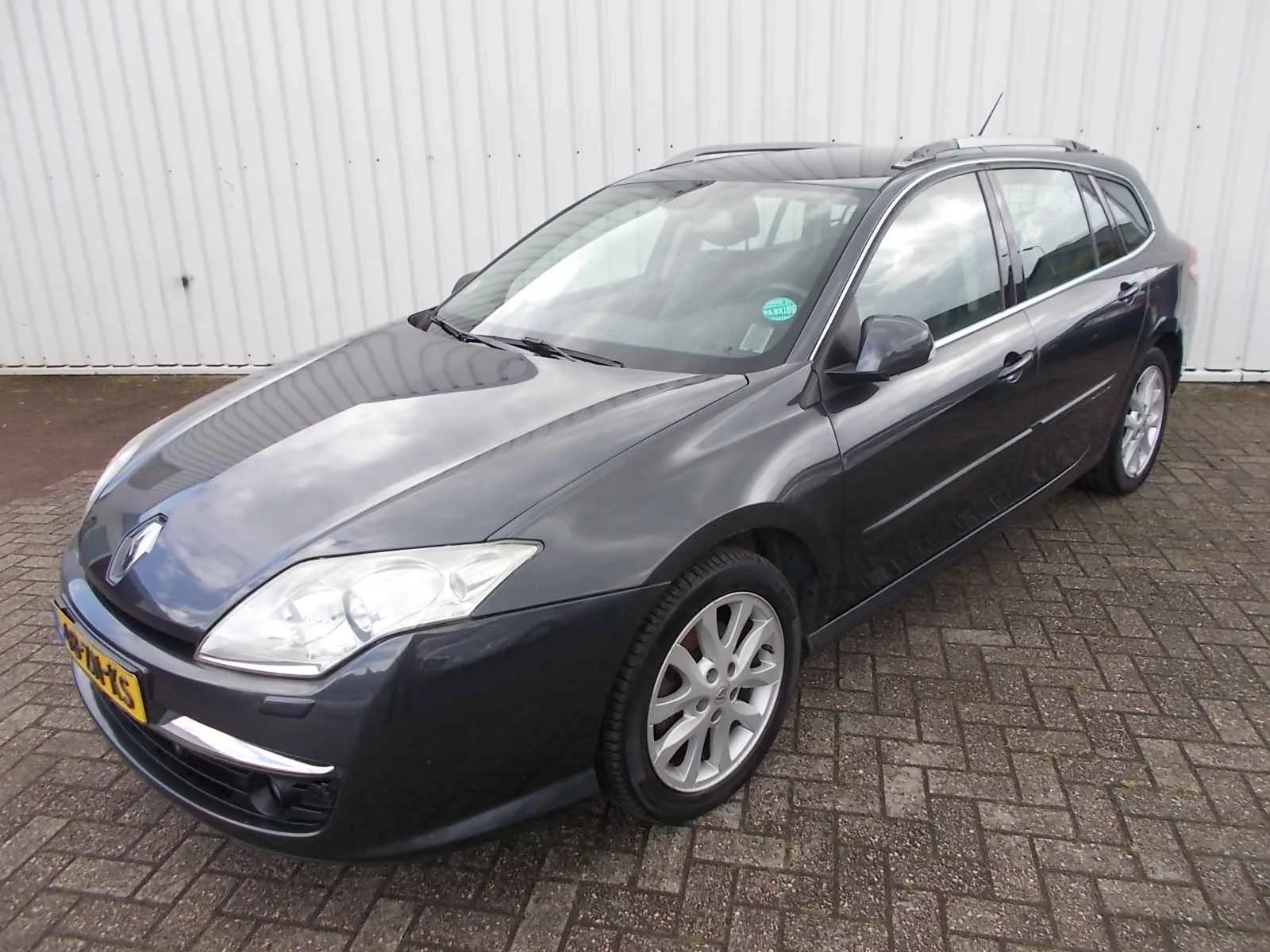 Renault Laguna (2008) — foto 1