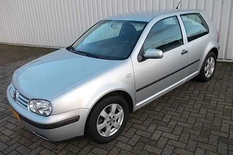 Volkswagen Golf (2003)