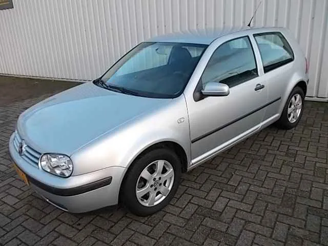 Volkswagen Golf (2003) — foto 1