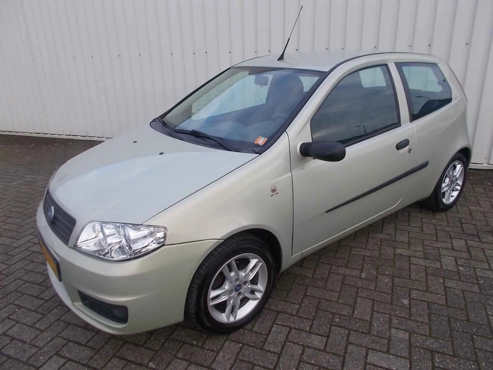 Fiat Punto (2005) — foto 1